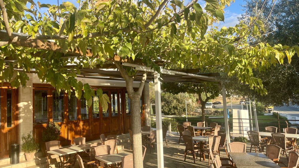 acropolis-tavern-in-emba-the-local-favorite-for-kleftiko